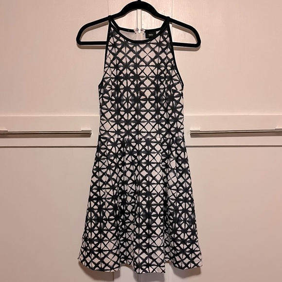 Black and white, but not boring. Flattering Mossimo fit and flare dress - Picture 1 of 3